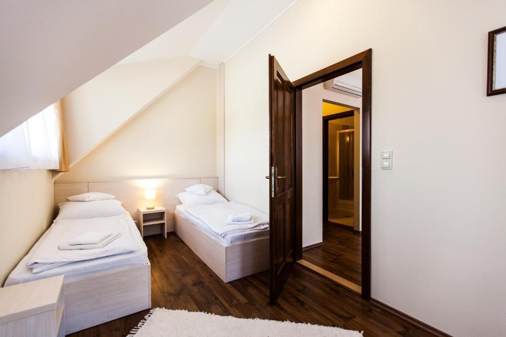 Piroska Csarda Es Panzio Bed & Breakfast Siofok Exterior photo